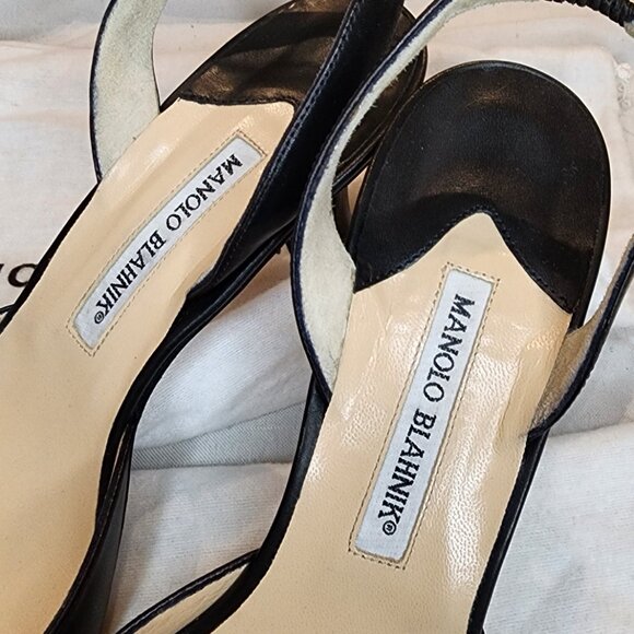 Manolo Blahnik | Carolyne Mid-Heel Slingback Pump - Picture 4 of 10